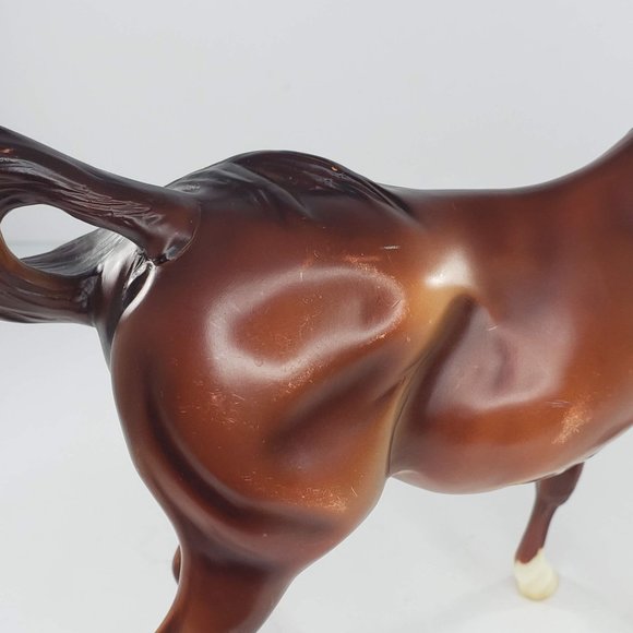Breyer Horse Susecion Mare Color Crazy Event Bay Variation #1324 - Picture 10 of 11